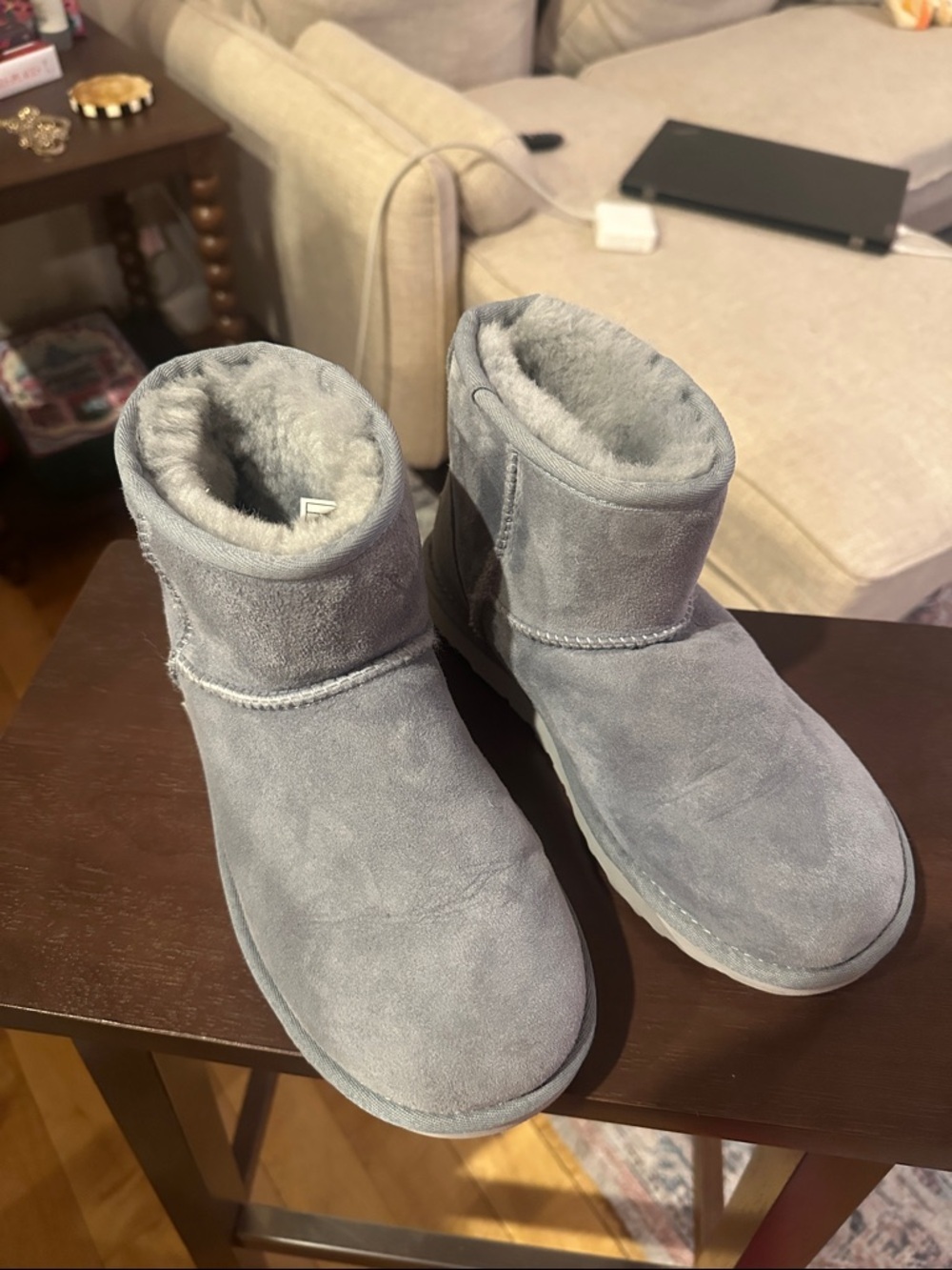 Blue UGG mini - Picture 3 of 9